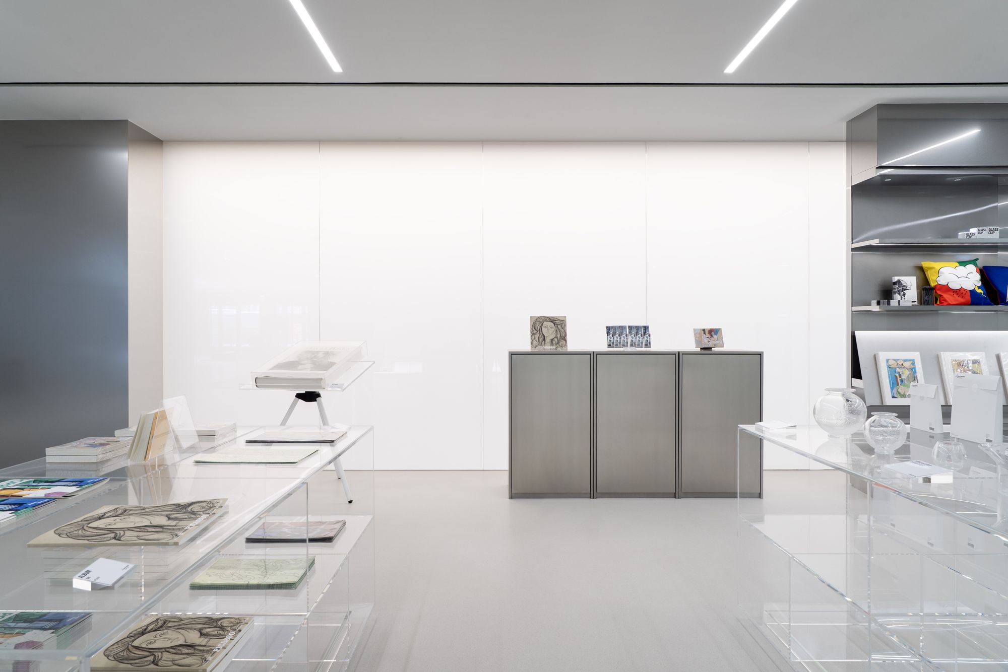 Centre Pompidou Hanwha Art shop 6