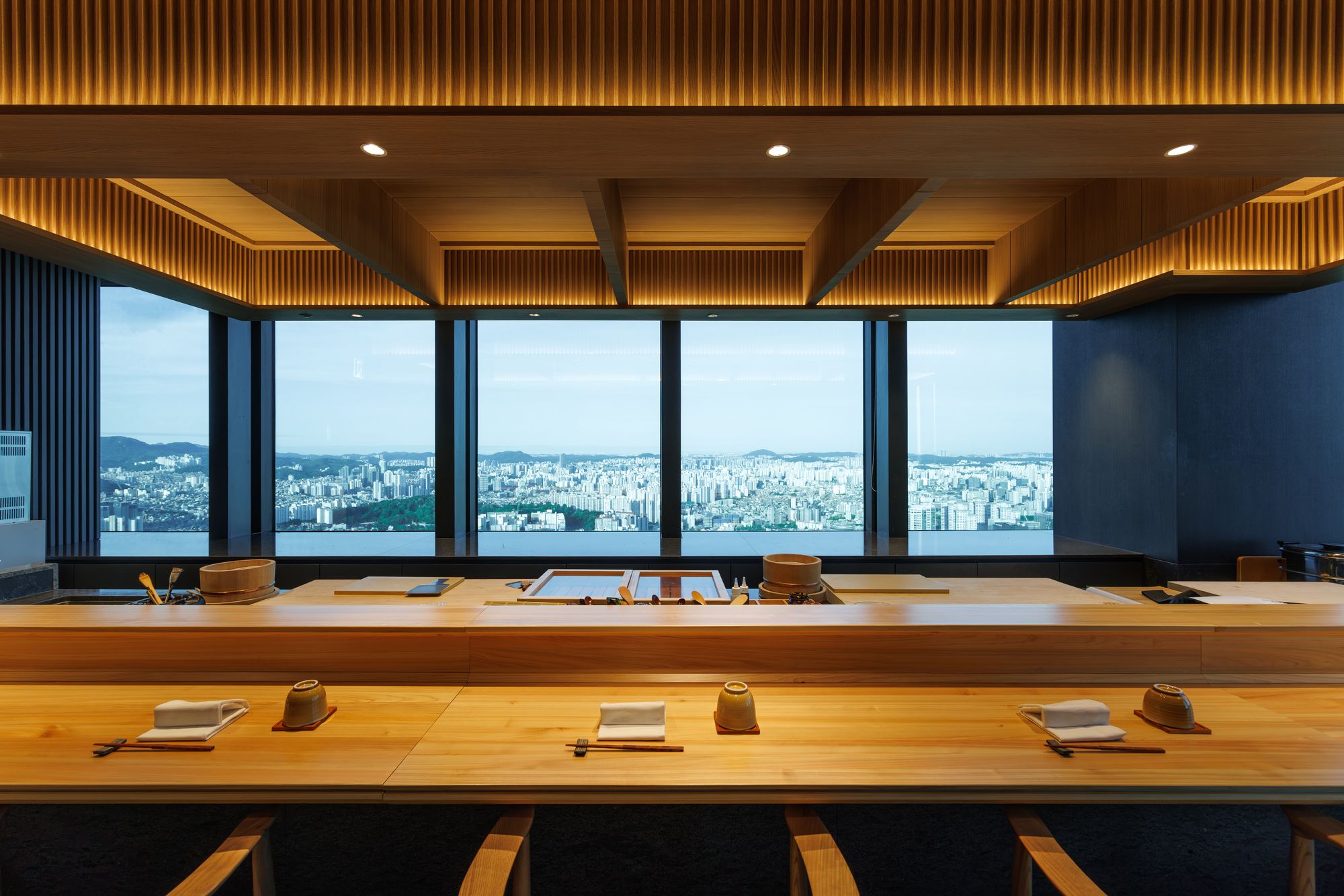 63 Skyline Dining 15