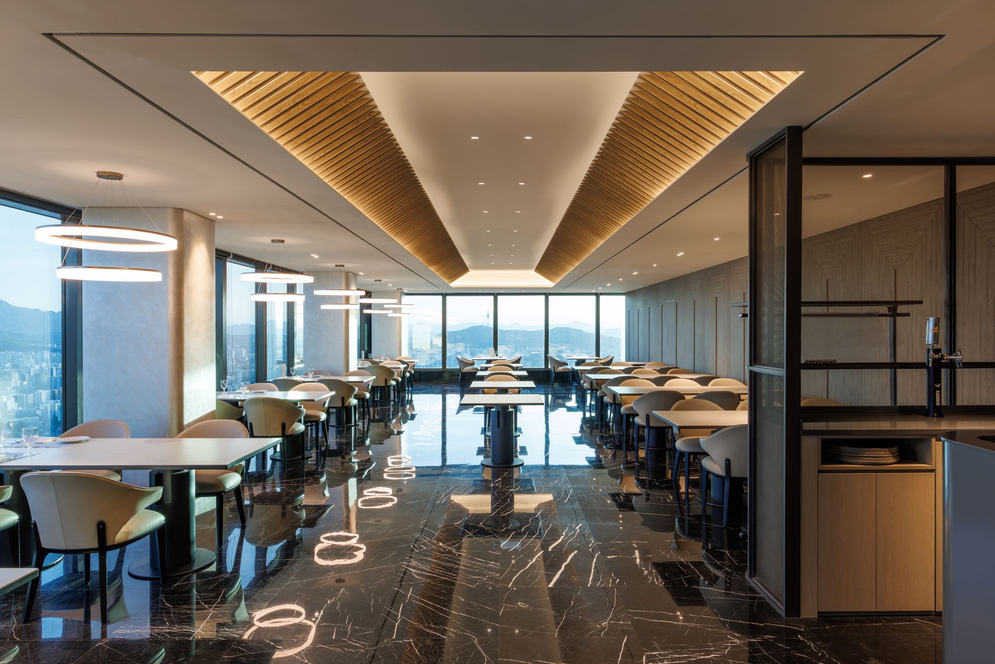 63 Skyline Dining 11