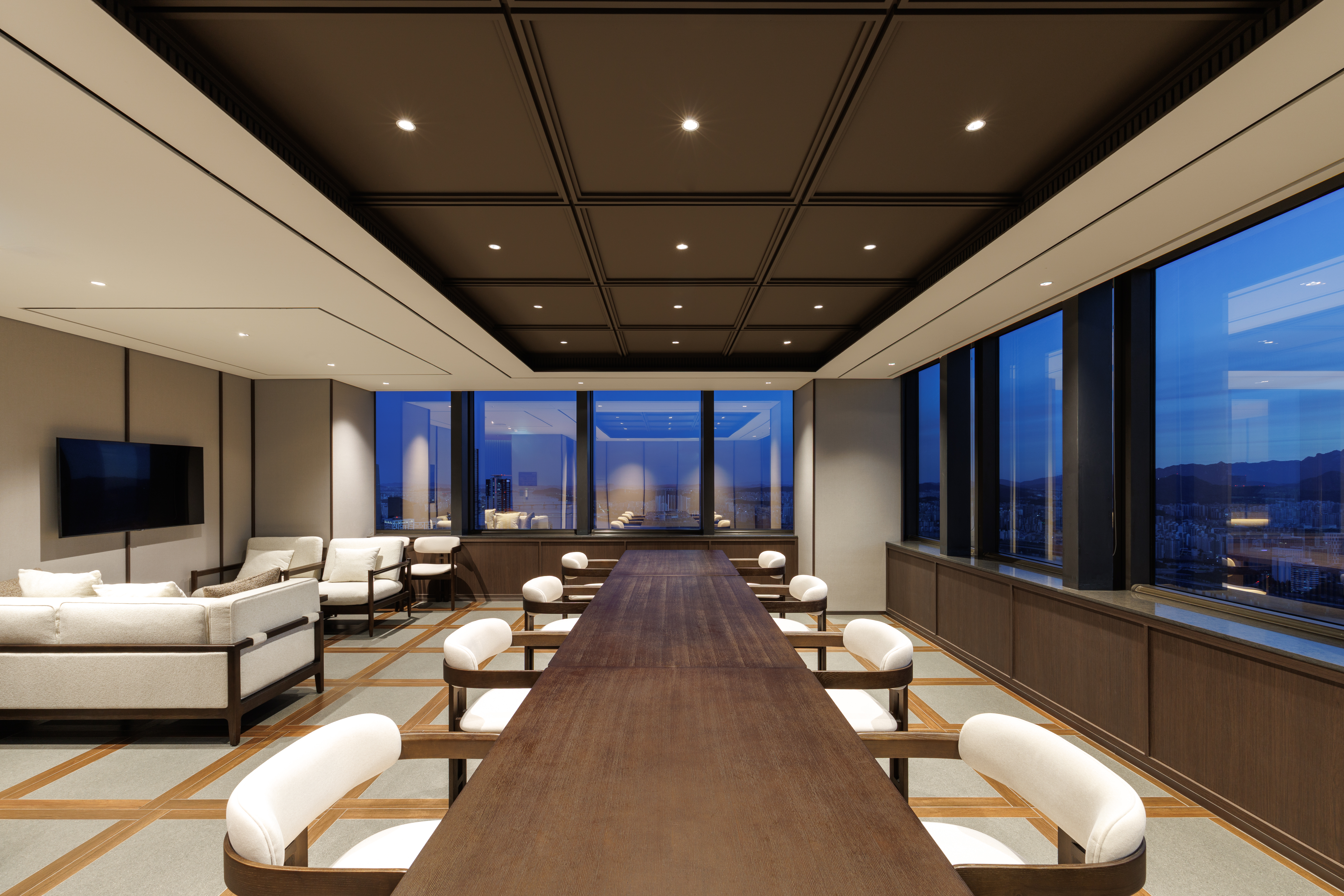63 Skyline Dining 10