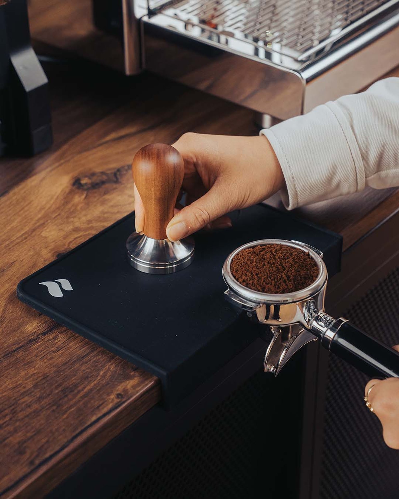 coffee accessories tamper and tampingmatte