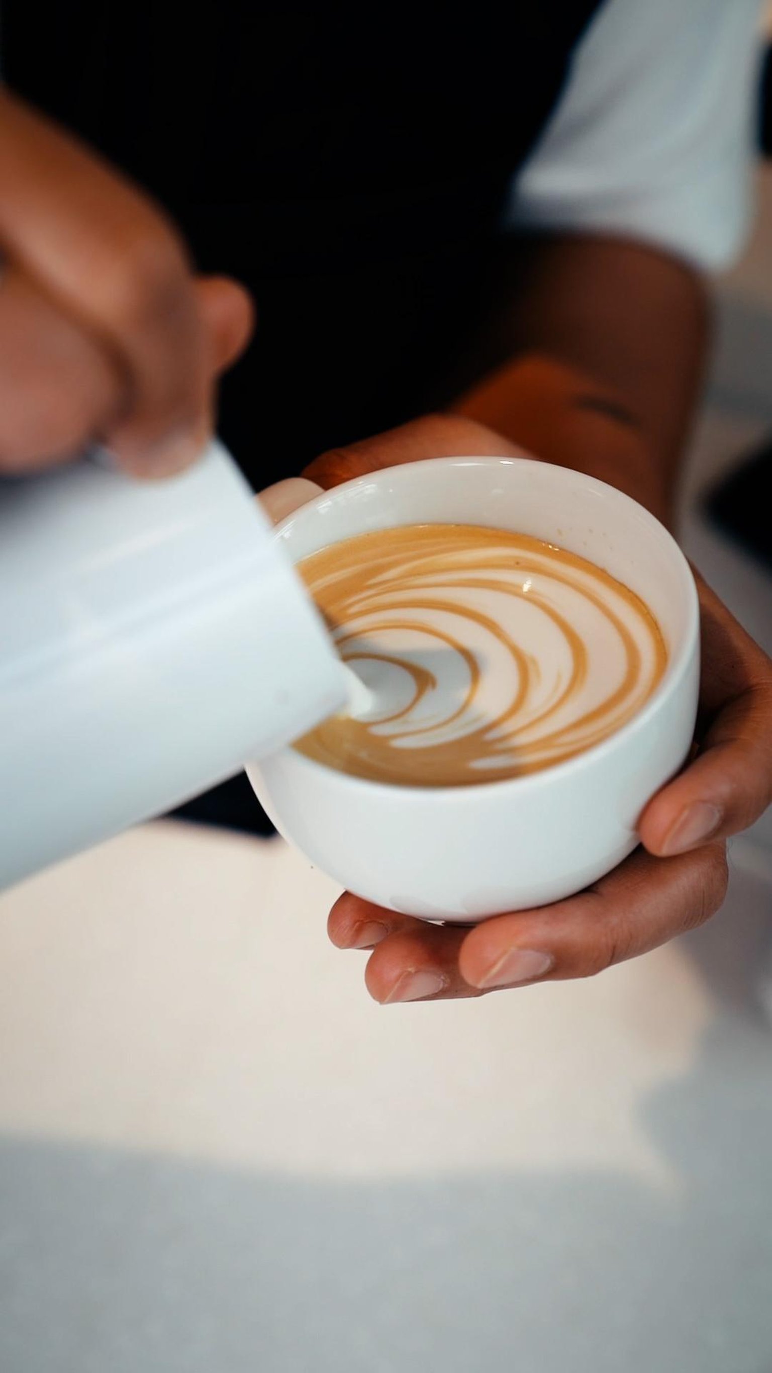 Milk frother for creamy milk foam for coffee specialties at home.