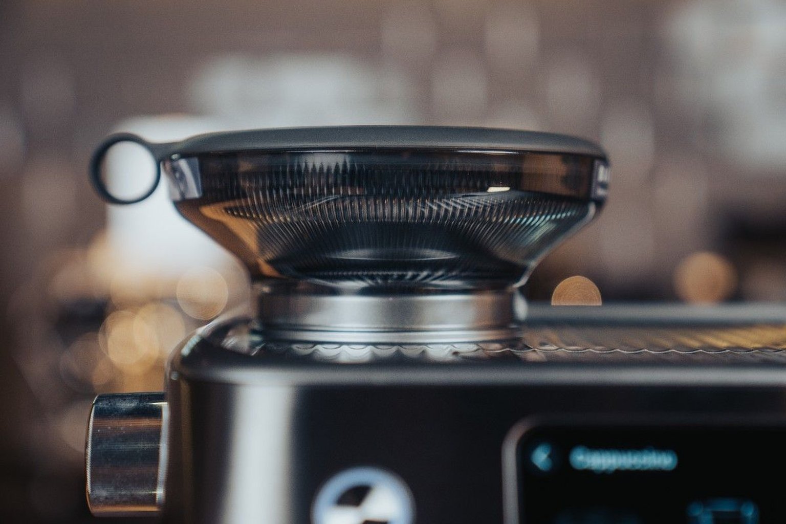 Sage espresso machine with freshly ground coffee