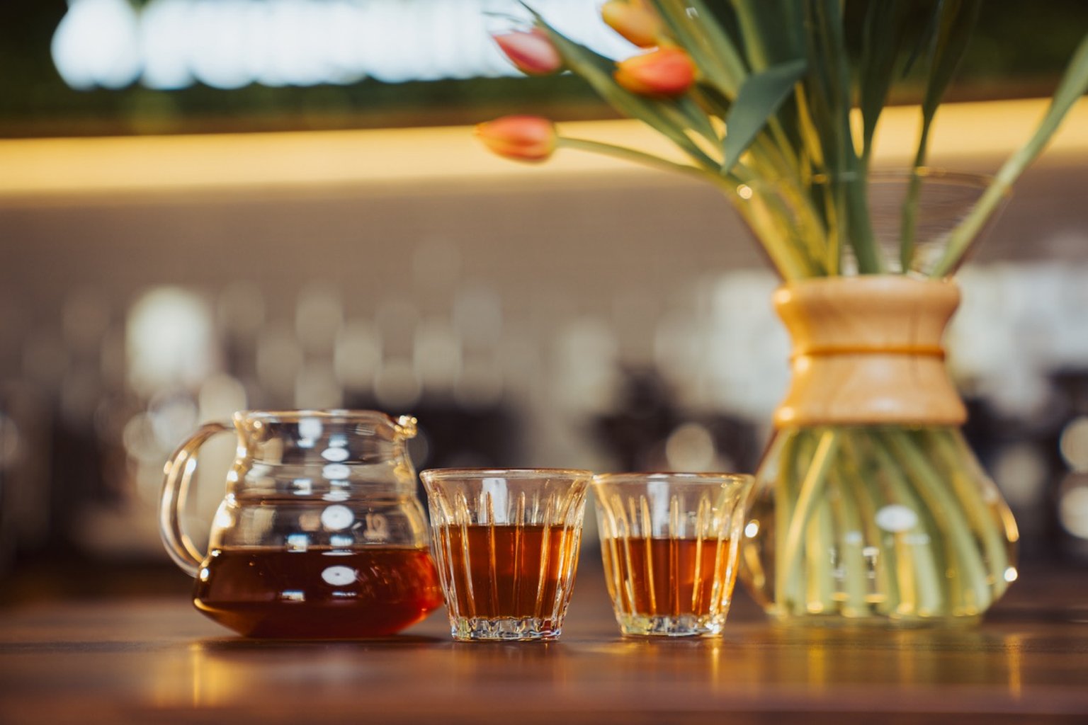 Coffee beans and brewed coffee associated with fruity flavour notes.