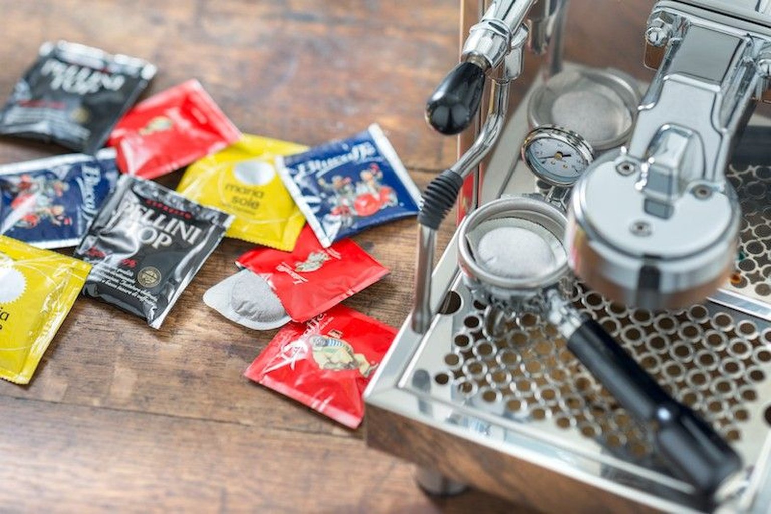 E.S.E. pod machine for quick espresso preparation.
