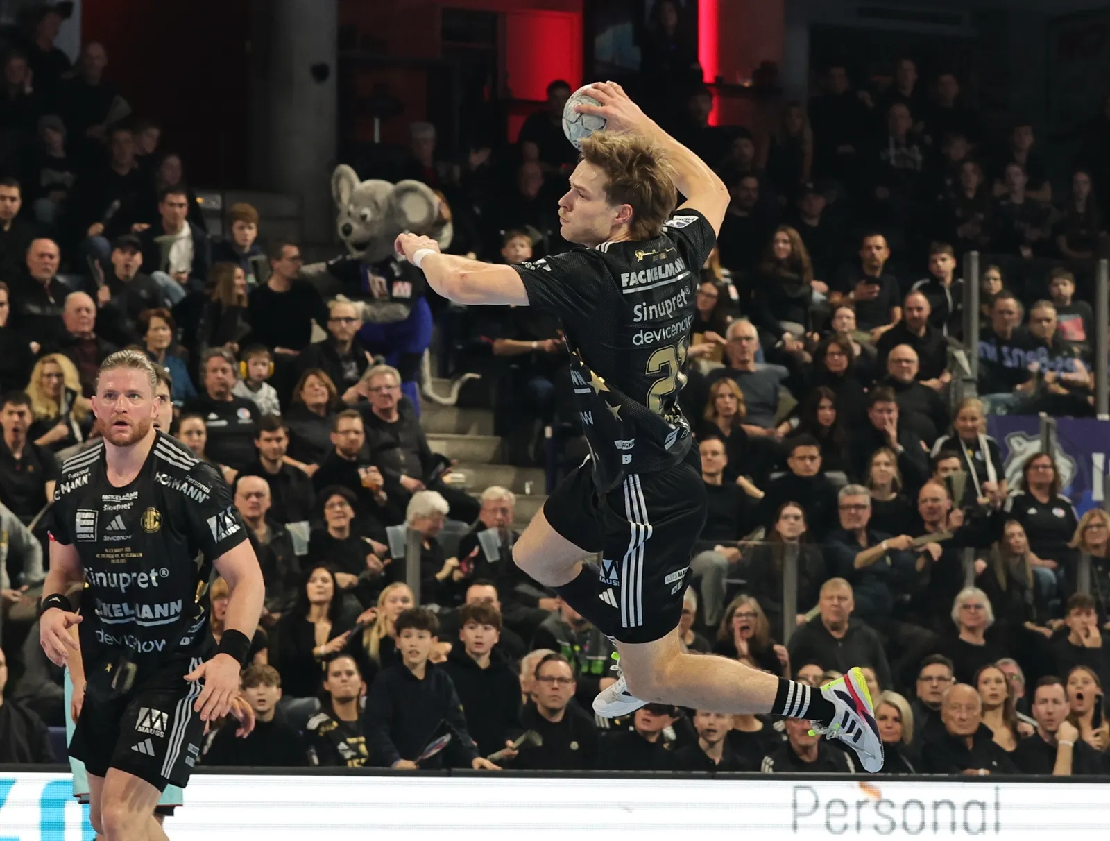 Spannung, Drama und ein Herzschlagfinale: Black Night wird zum absoluten Handballkrimi