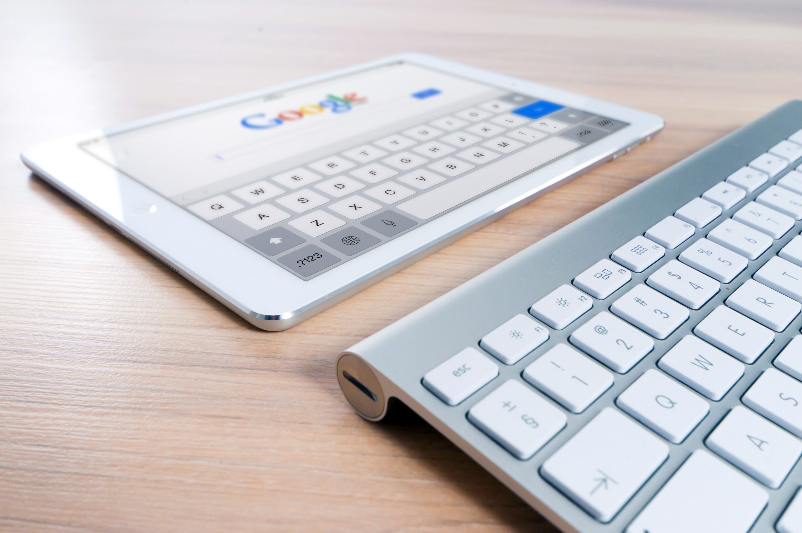 iPad und Tastatur — STRG.AT & Content Management