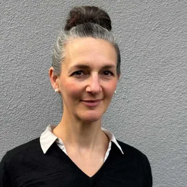 Dr. Anna Zaunbauer