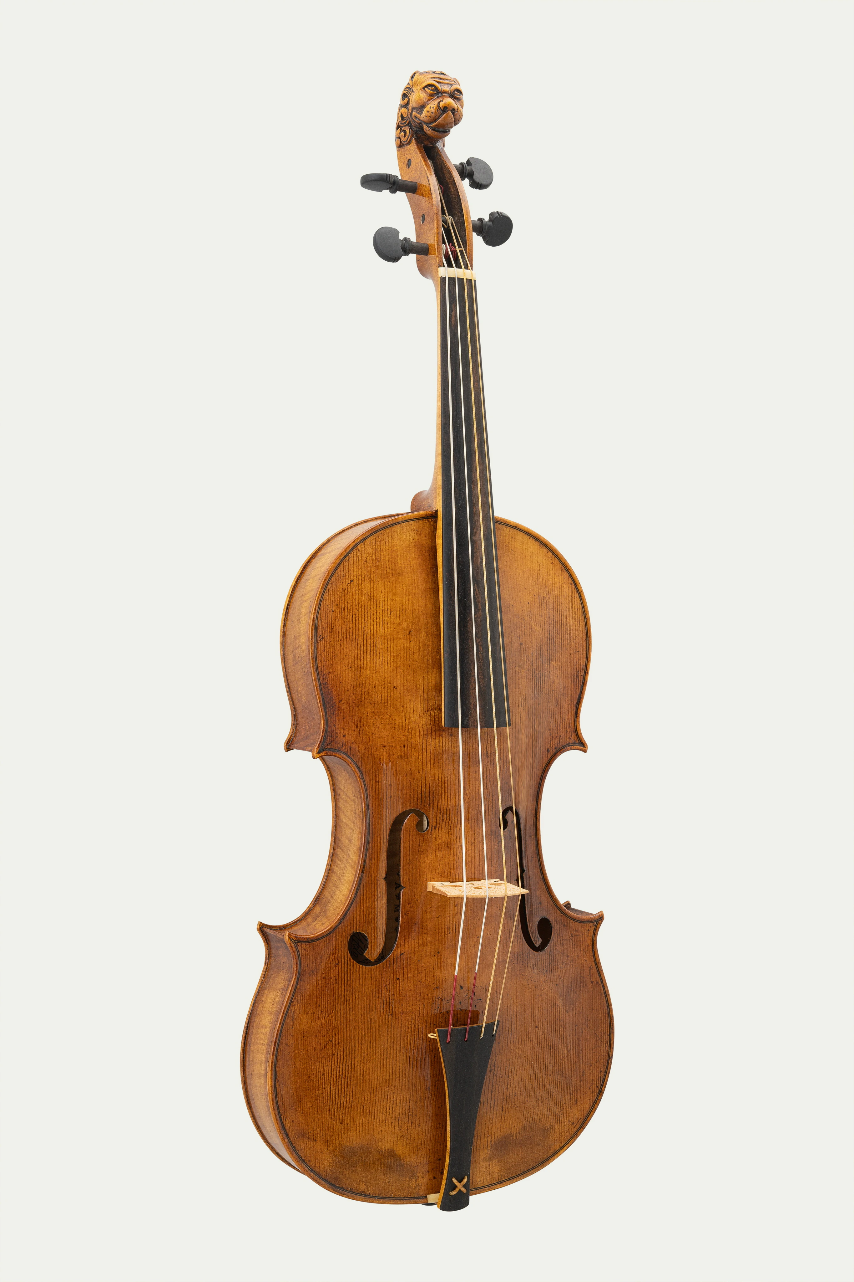 Viola nach Matteo Goffriller (Venedig, 1720) mit geschnitztem Löwenkopf in der Vorderansicht.