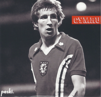 A football player in a vintage Wales jersey, with "CYMRU" written above. The image has a retro aesthetic and "peski." in the corner.