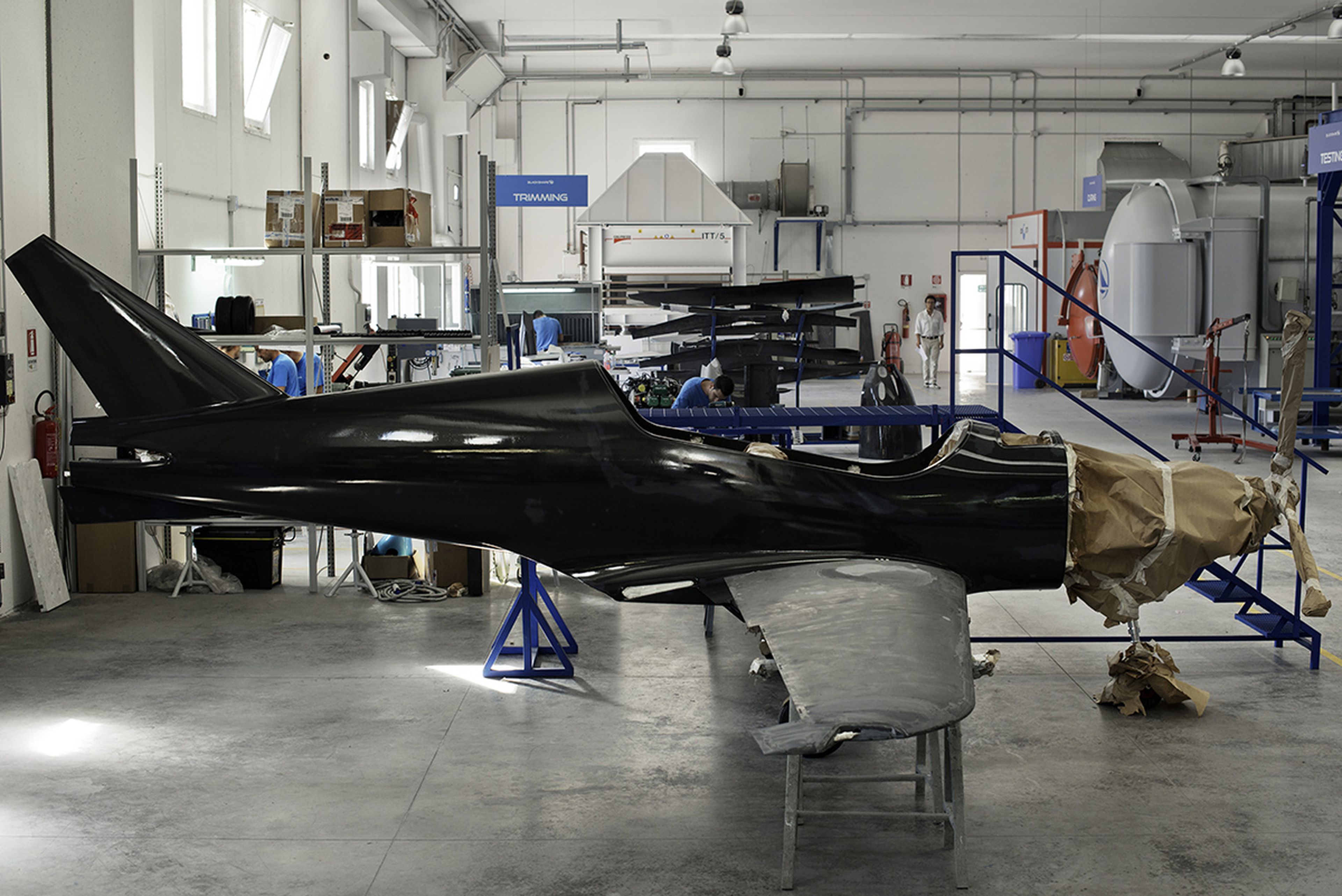Blackshape Werk Monopoli an der Adria