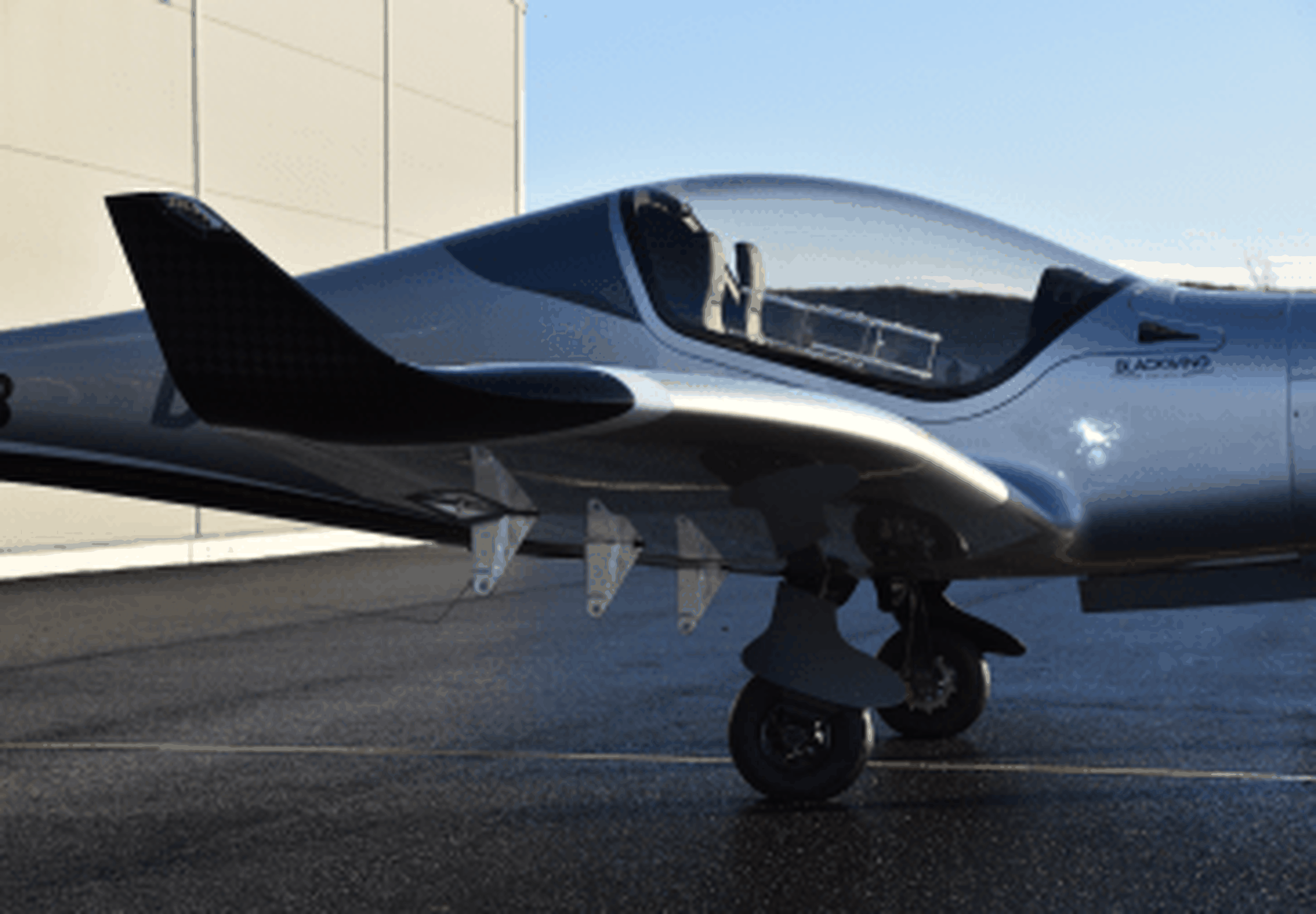 Blackwing Aircraft landing gear