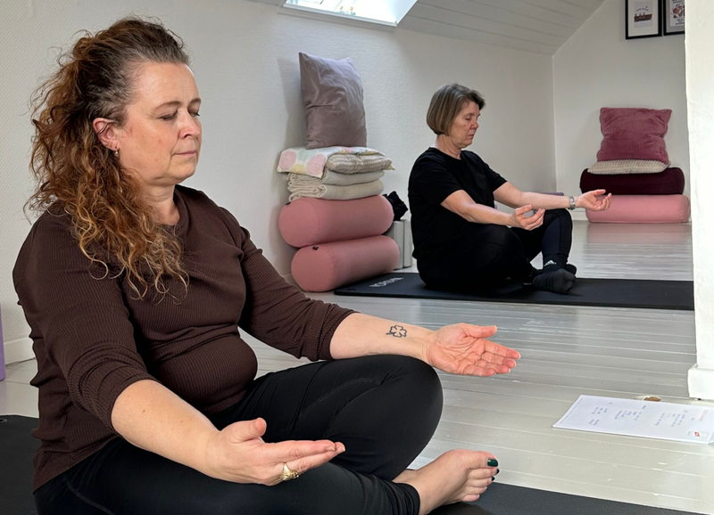 Yogaøvelse hos Mette Krabek
