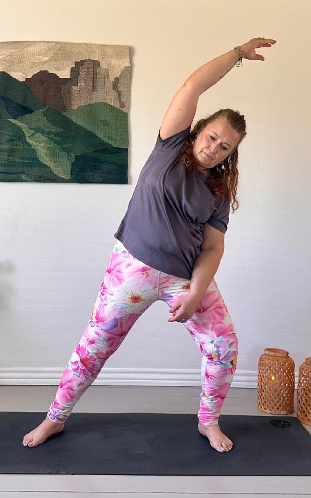 Mette Krabek online yoga sidebøjning