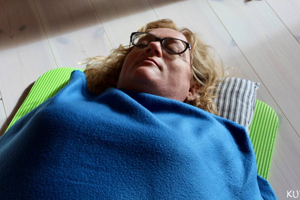 Hvordan følelser påvirker sanserne i yoga