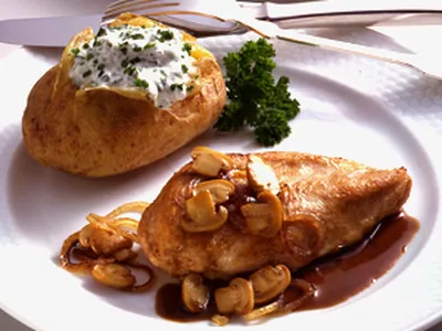 Kipfilet met champignon notensaus
