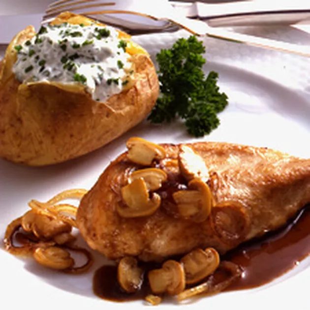 Kipfilet met champignon notensaus