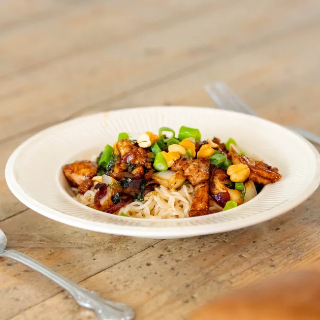 Gerda kipt Hoisin met kip paksoi en noedels