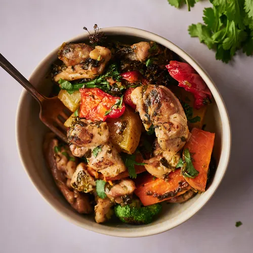 Traybake van kip, krieltjes, zoete aardappel en broccoli