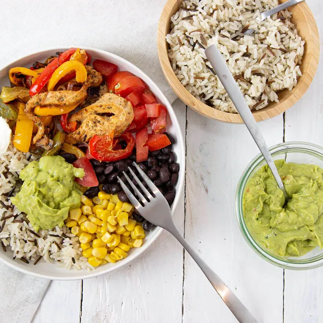 Kiprecepten - Kip fajitas rijstbowl