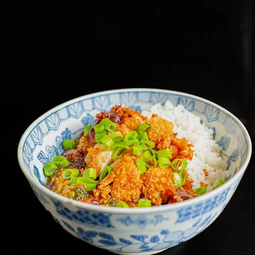 Indonesische groente curry met krokante kip en oestersaus