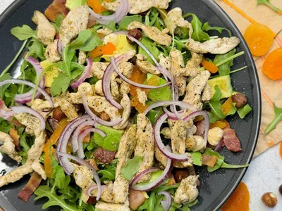 heerlijke maaltijdsalade met kip