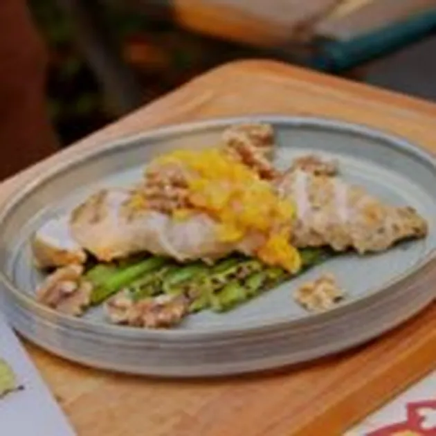 Gerookte kipfilet met abrikozen chutney en gekarameliseerde bleekselderij