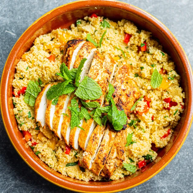 Kipfilet met een zomerse couscous salade