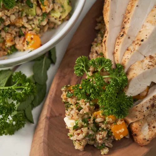 Maaltijdsalade kip, met quinoa en spelt