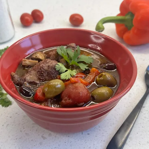 Kip in tomaten-olijvensaus