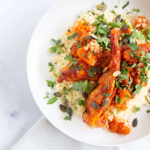 Harissa kip met pompoen en couscous