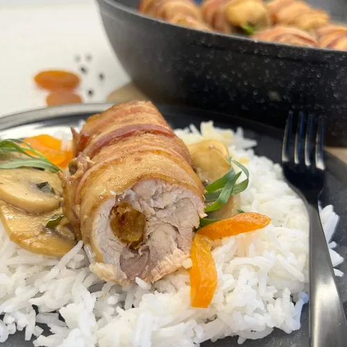 Kip ballotine met parmaham en abrikoos