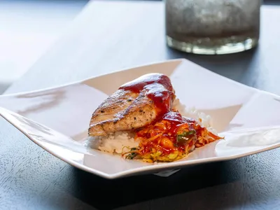 Kip in zoetzure saus met fou yong hai