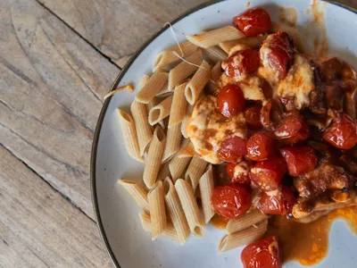 Linda kipt pasta met balsamicokip