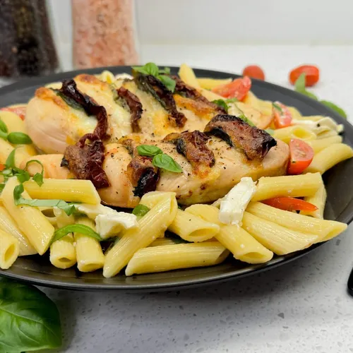 Kip caprese met penne