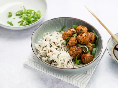 Kiprecepten - Kip gehaktballetjes met teriyaki saus