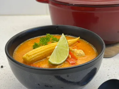 Thaise soep met kip en groenten