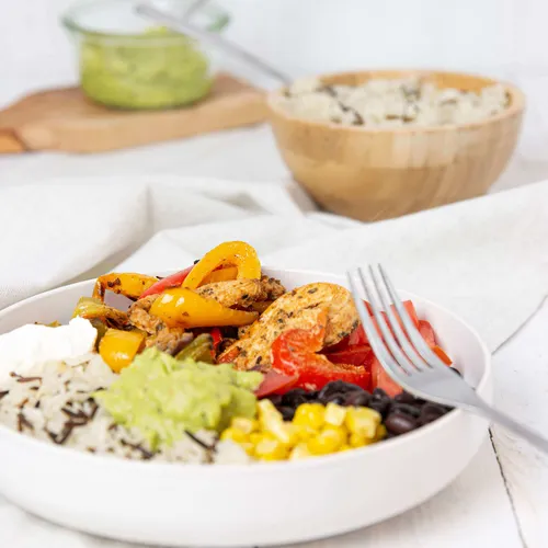 Kip fajitas rijstbowl