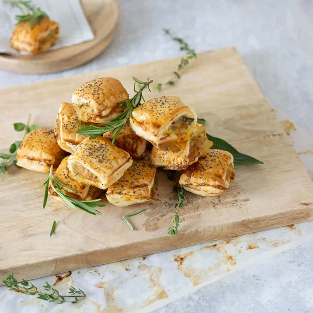 Kiprecepten - Saucijzenbroodjes van kipgehakt