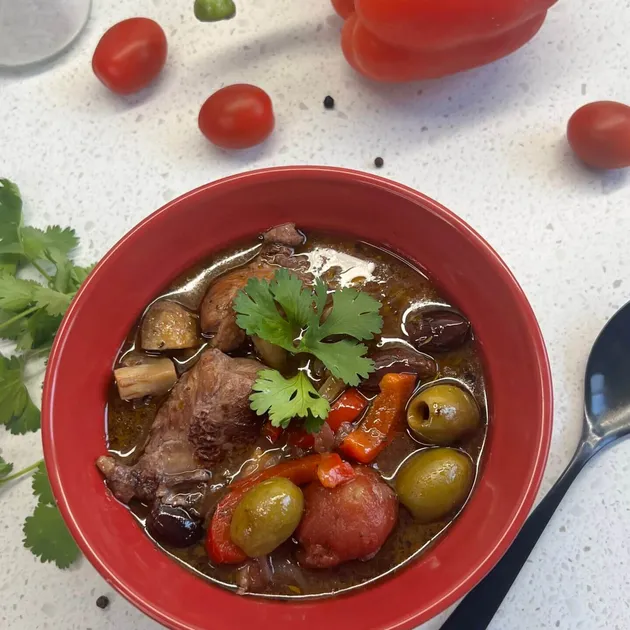 Kip in tomaten-olijvensaus