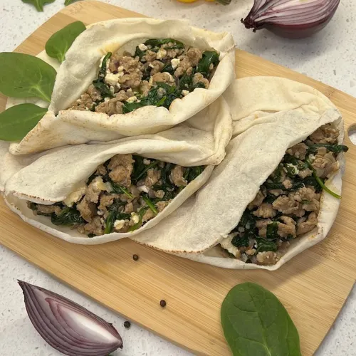 Pita met kip, spinazie en cottage cheese