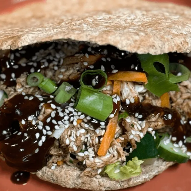Broodje Dunner - Pita pulled chicken