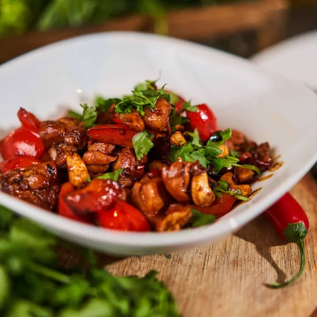 Oosterse kip met cashewnoten