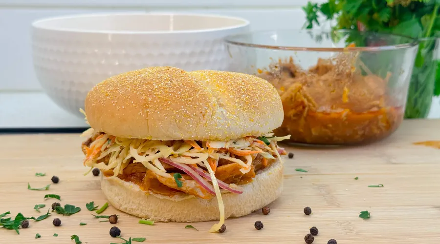 Pulled chicken saus maken
