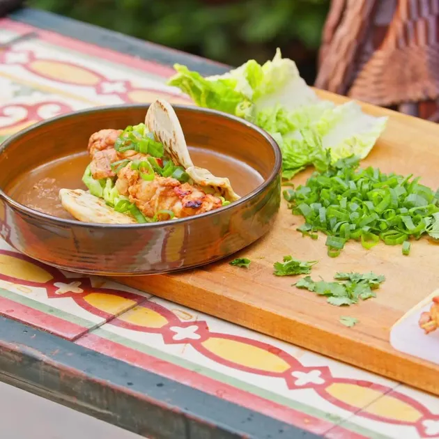 BBQ Kip tandoori op een warme flatbread
