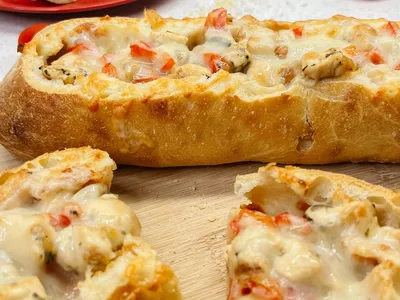 Gevulde stokbrood met kip