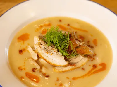 Bonensoep met kippendij