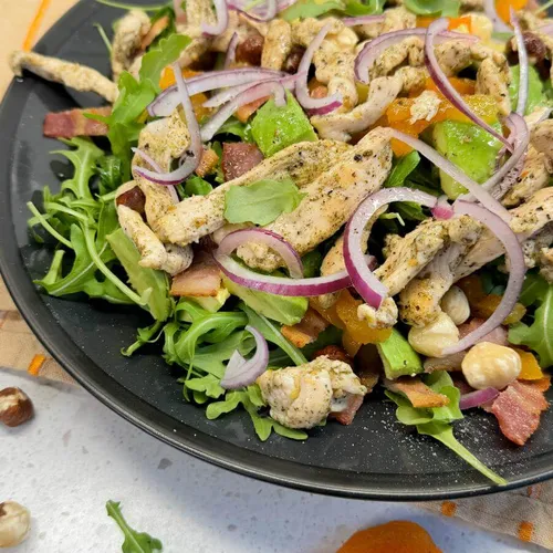 Heerlijke maaltijdsalade met kip