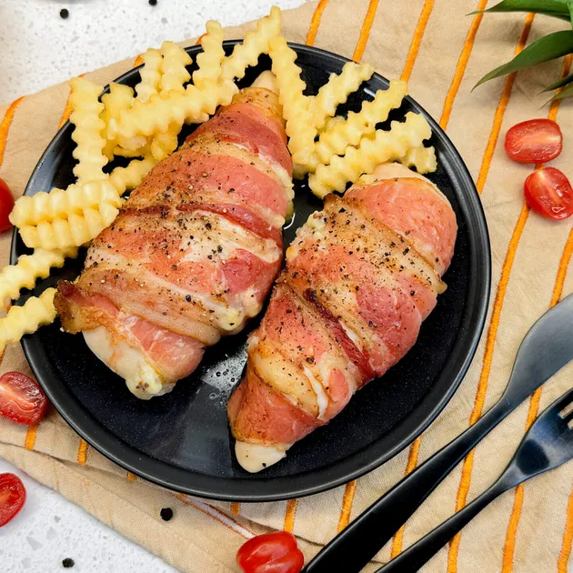 Gevulde kipfilet met mozzarella en ontbijtspek