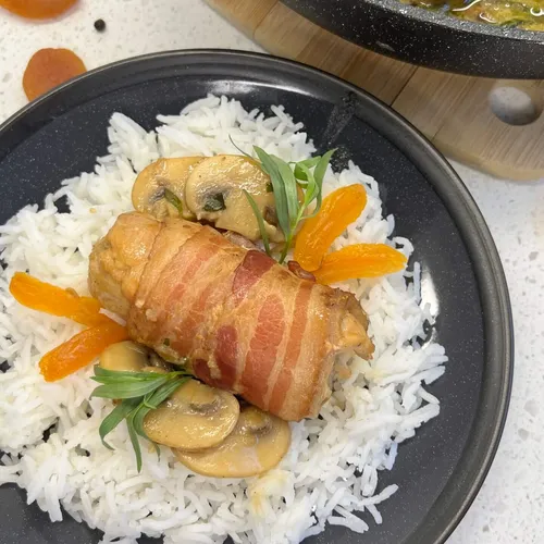 Kip ballotine met parmaham en abrikoos